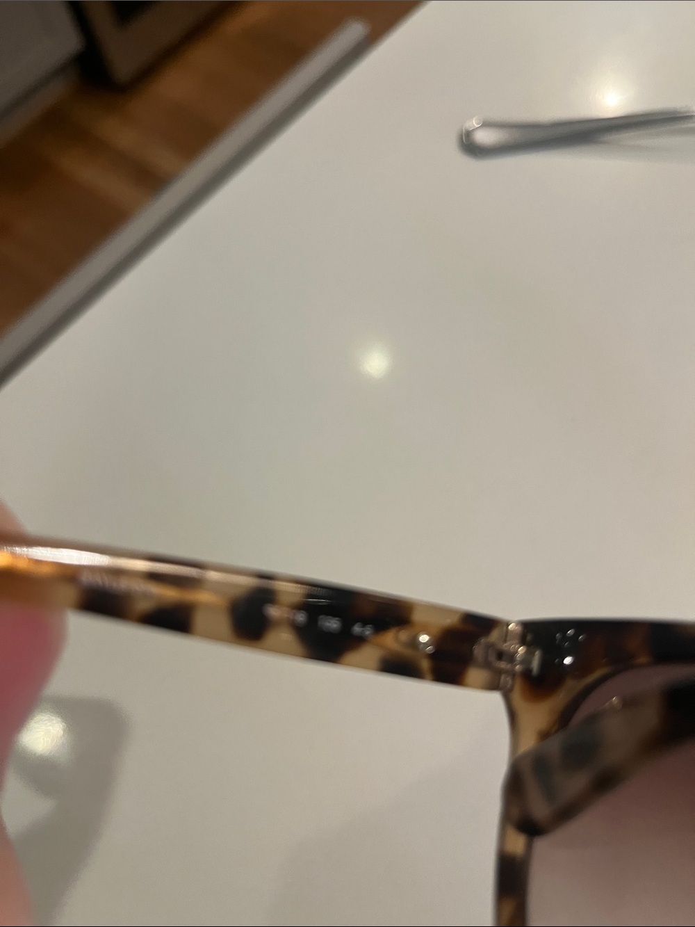 Kate spade sunglasses and case - Picture 4 of 4